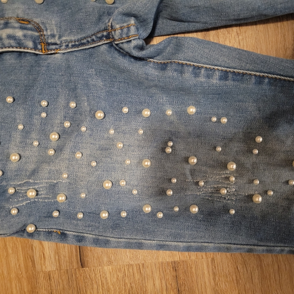 Pearled Capri Jeans